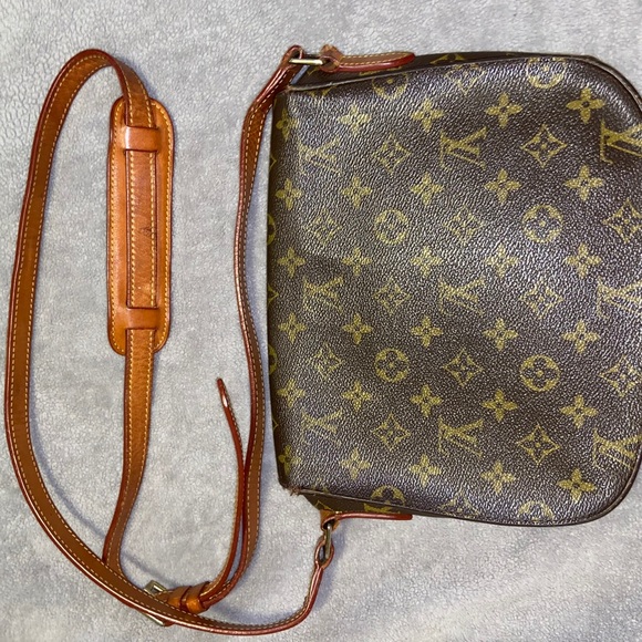 Louis Vuitton cross body bag authentic - Picture 2 of 6